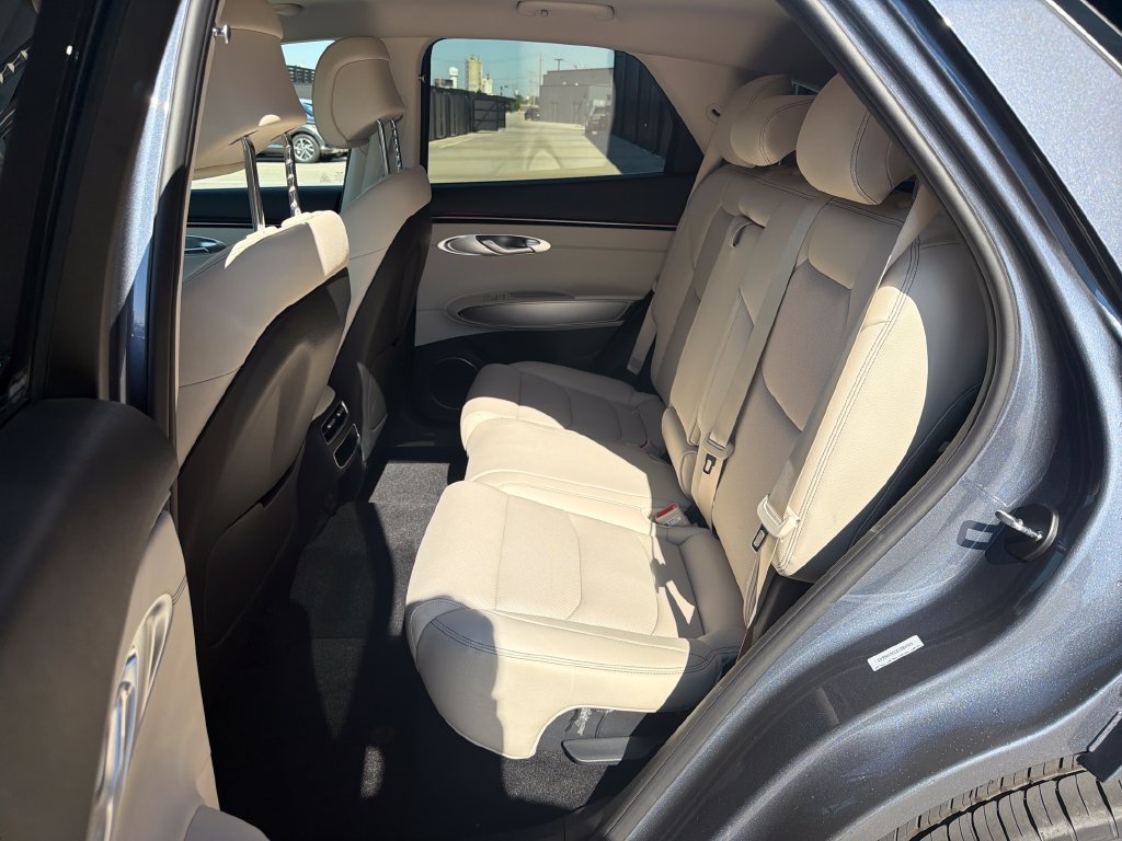 New 2027 Genesis GV70 2.5T Select AWD/4WD image 14