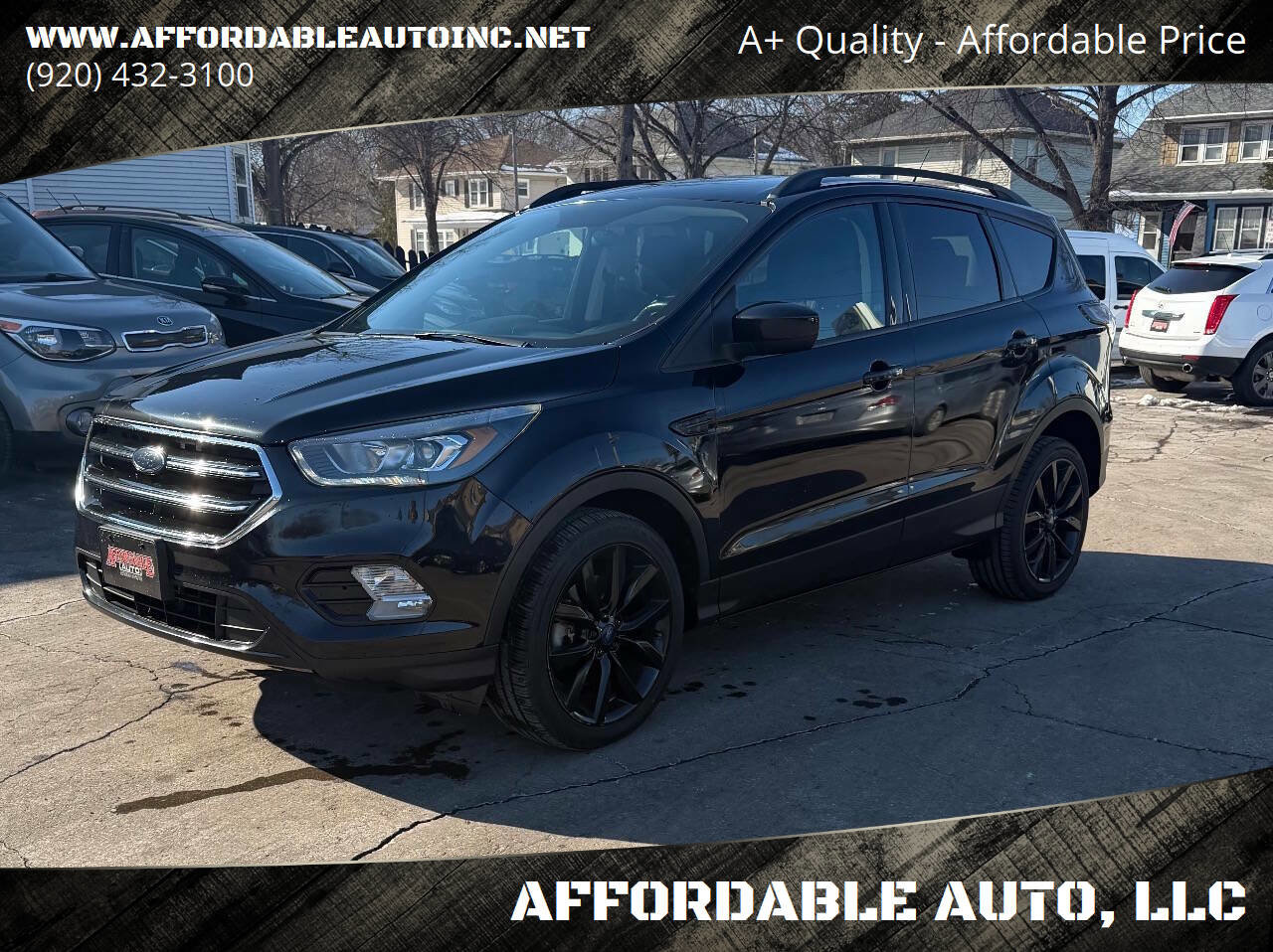 Used 2017 Ford Escape SE w/ SE Sport Appearance Package AWD/4WD image 1