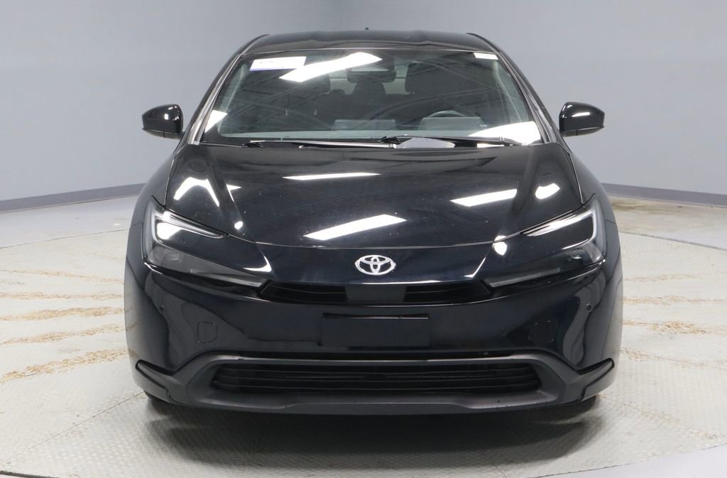 Used 2024 Toyota Prius LE FWD image 5