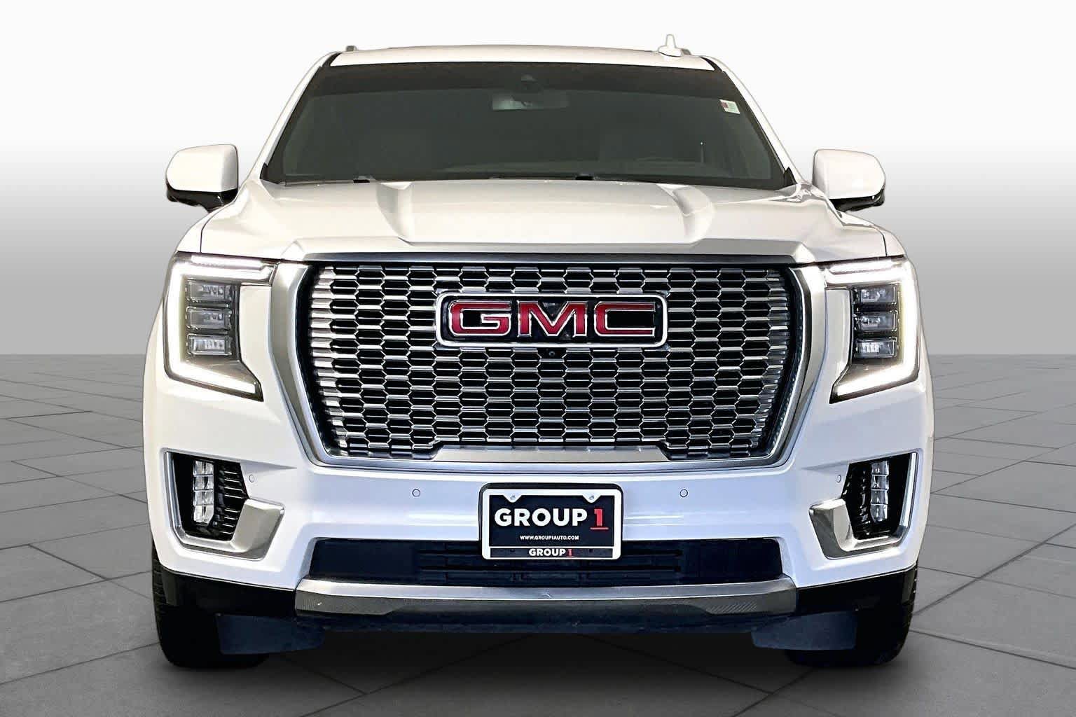 Used 2022 GMC Yukon XL Denali AWD/4WD image 4