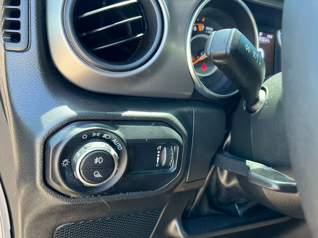 Used 2023 Jeep Gladiator Sport image 28