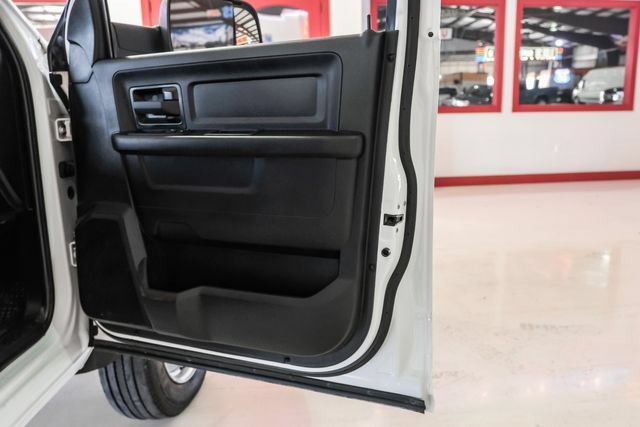 Used 2022 RAM 5500 Tradesman w/ Chrome Appearance Group AWD/4WD image 37