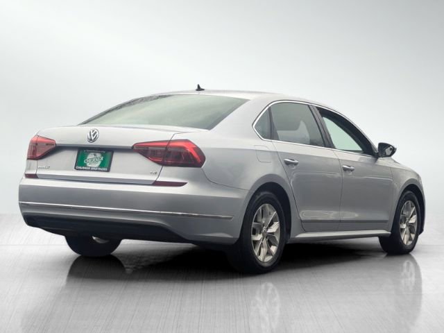 Used 2017 Volkswagen Passat 1.8T S image 4