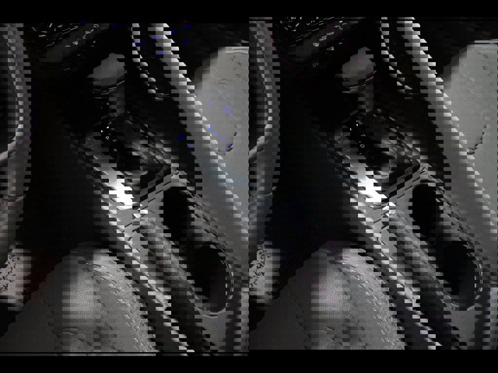 Certified 2025 Hyundai Elantra Sport image 14