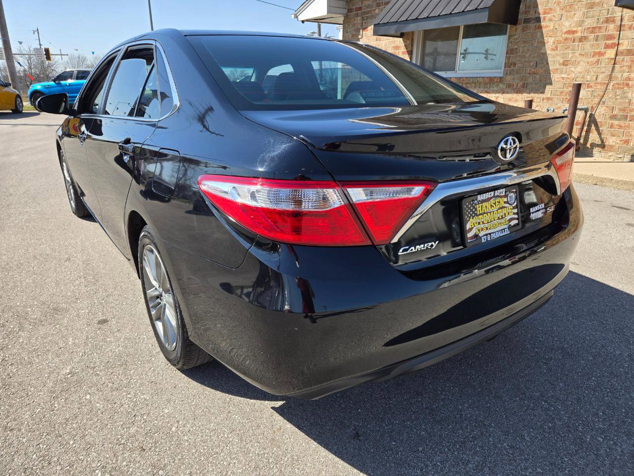 Used 2017 Toyota Camry SE FWD image 7