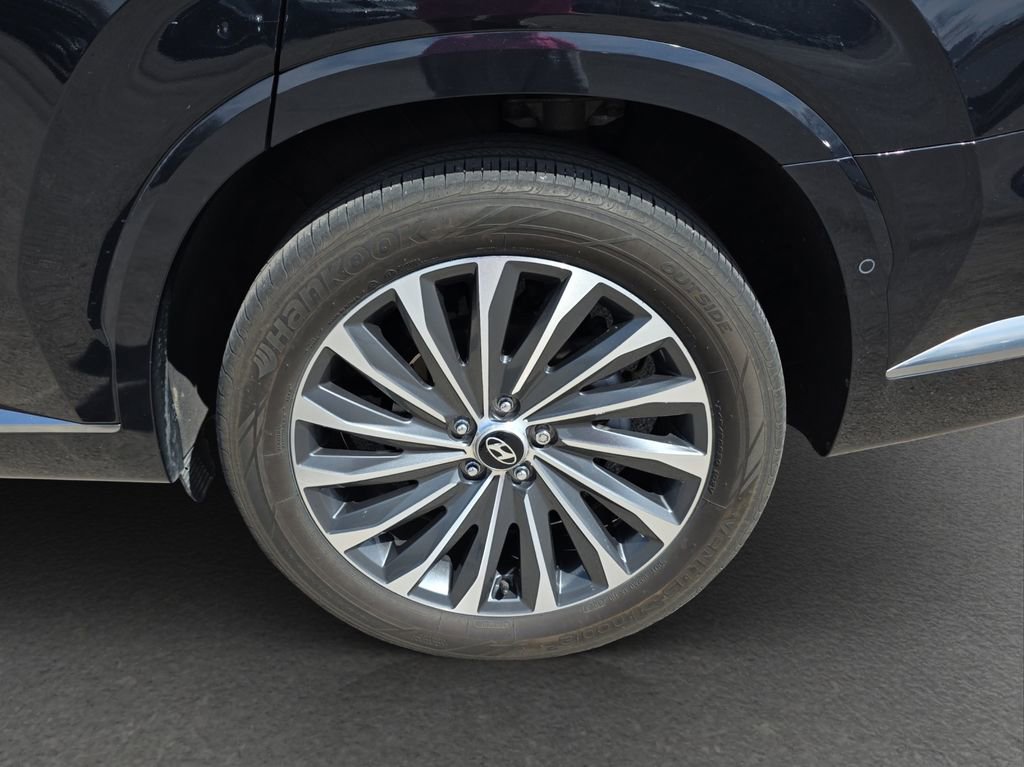 Used 2024 Hyundai Palisade Calligraphy image 5