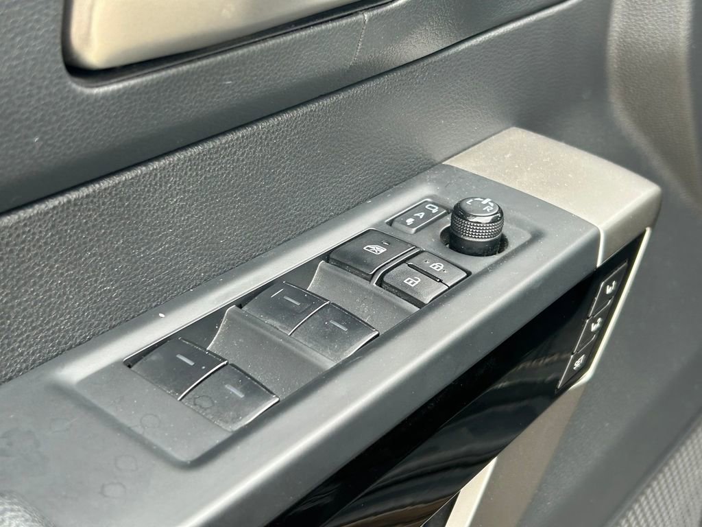Used 2024 Toyota Tundra Limited AWD/4WD image 25