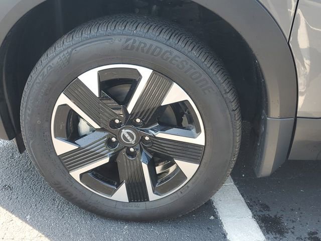 Certified 2025 Nissan Kicks SR FWD image 5