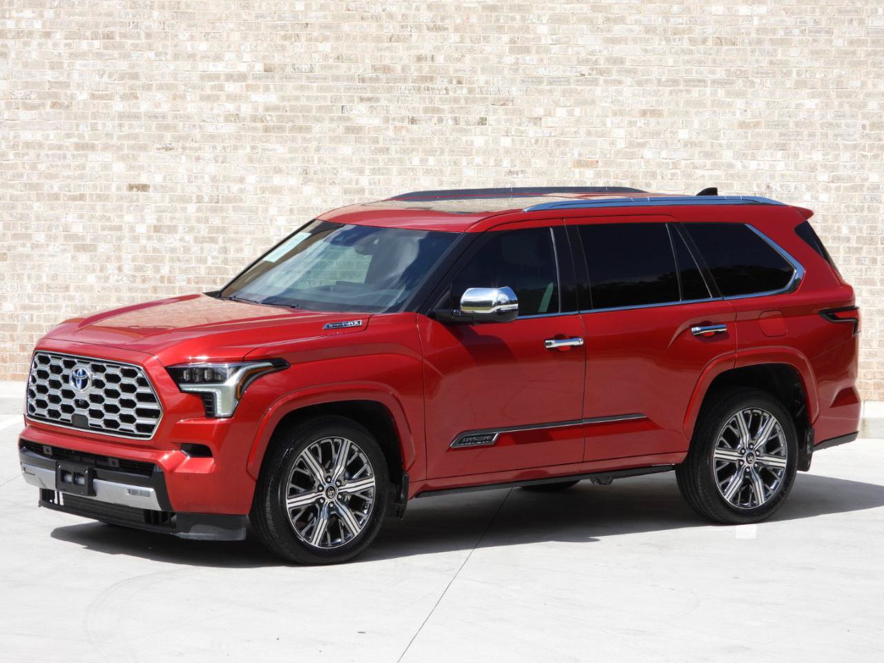 Used 2023 Toyota Sequoia Capstone AWD/4WD image 25