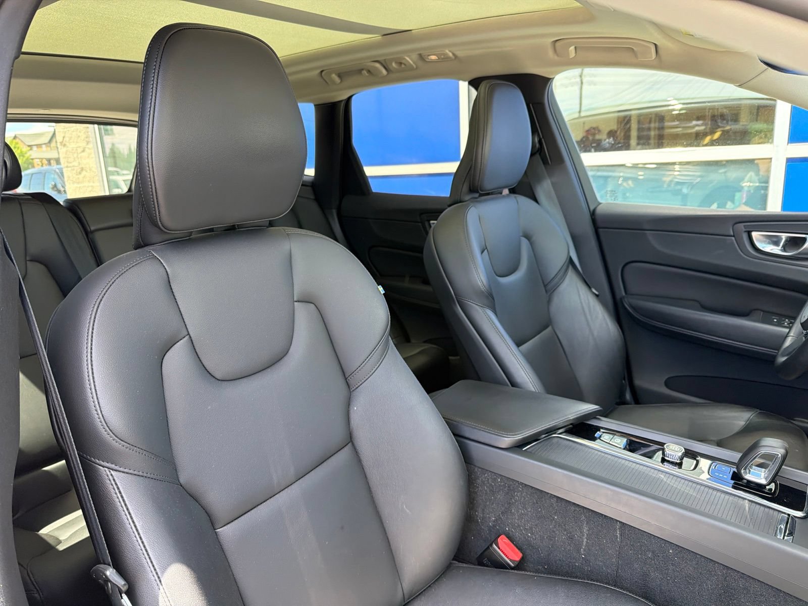 Used 2024 Volvo XC60 B5 Core w/ Protection Package Premier AWD/4WD image 26