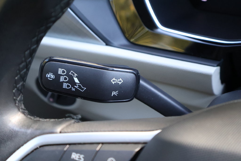 Used 2024 Volkswagen Jetta SE FWD image 23