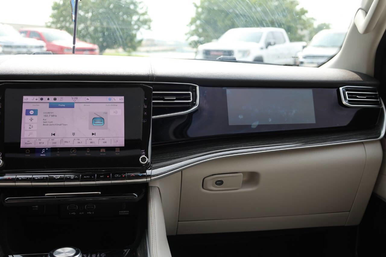 Used 2022 Jeep Wagoneer Series III w/ Premium Group I image 26