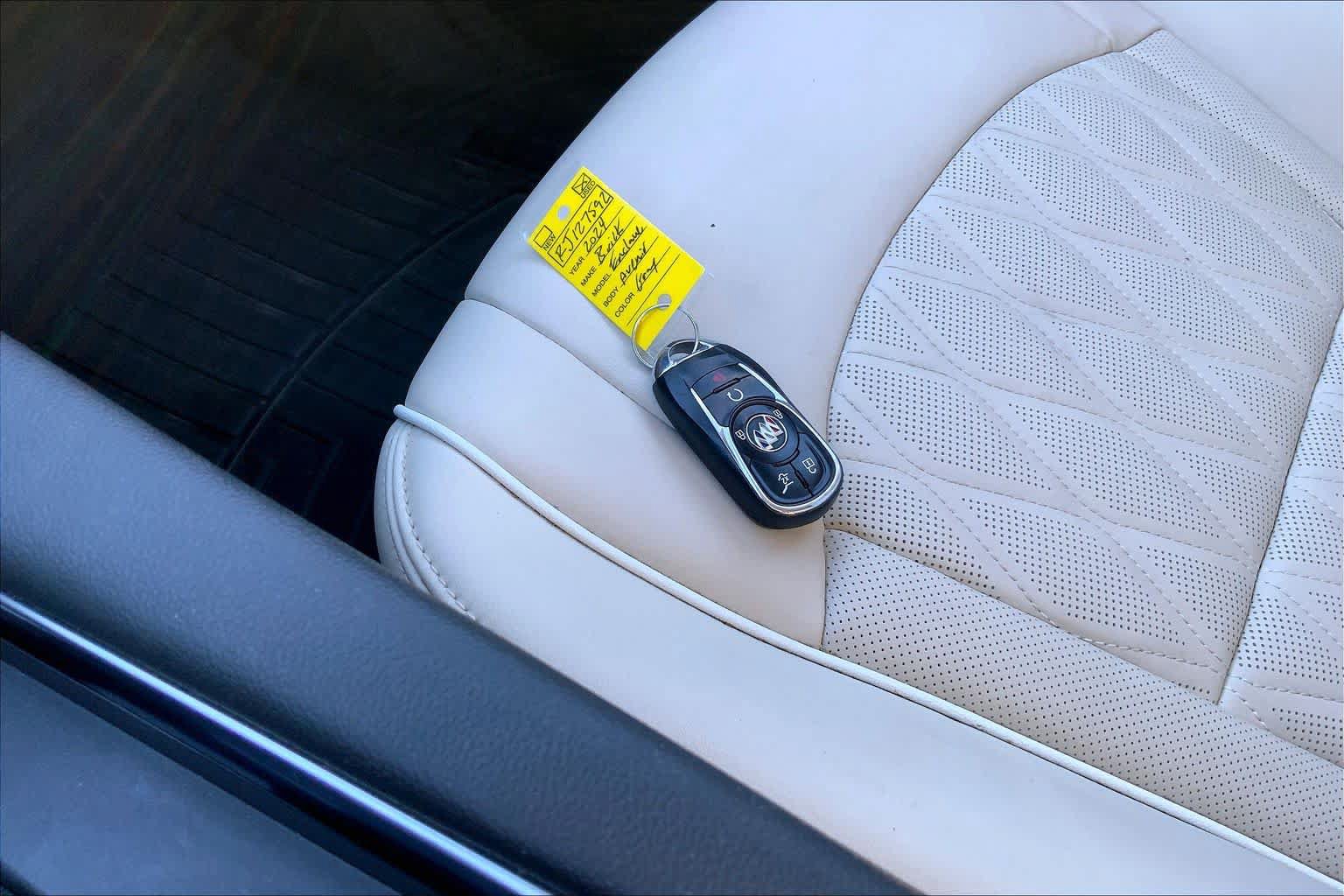 Used 2024 Buick Enclave Avenir w/ Avenir Technology Package FWD image 13