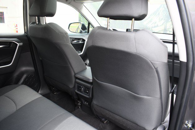 Certified 2022 Toyota RAV4 XLE w/ Convenience Package FWD image 28