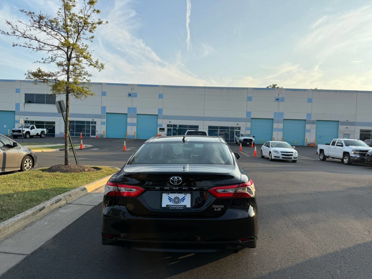 Used 2020 Toyota Camry LE image 7