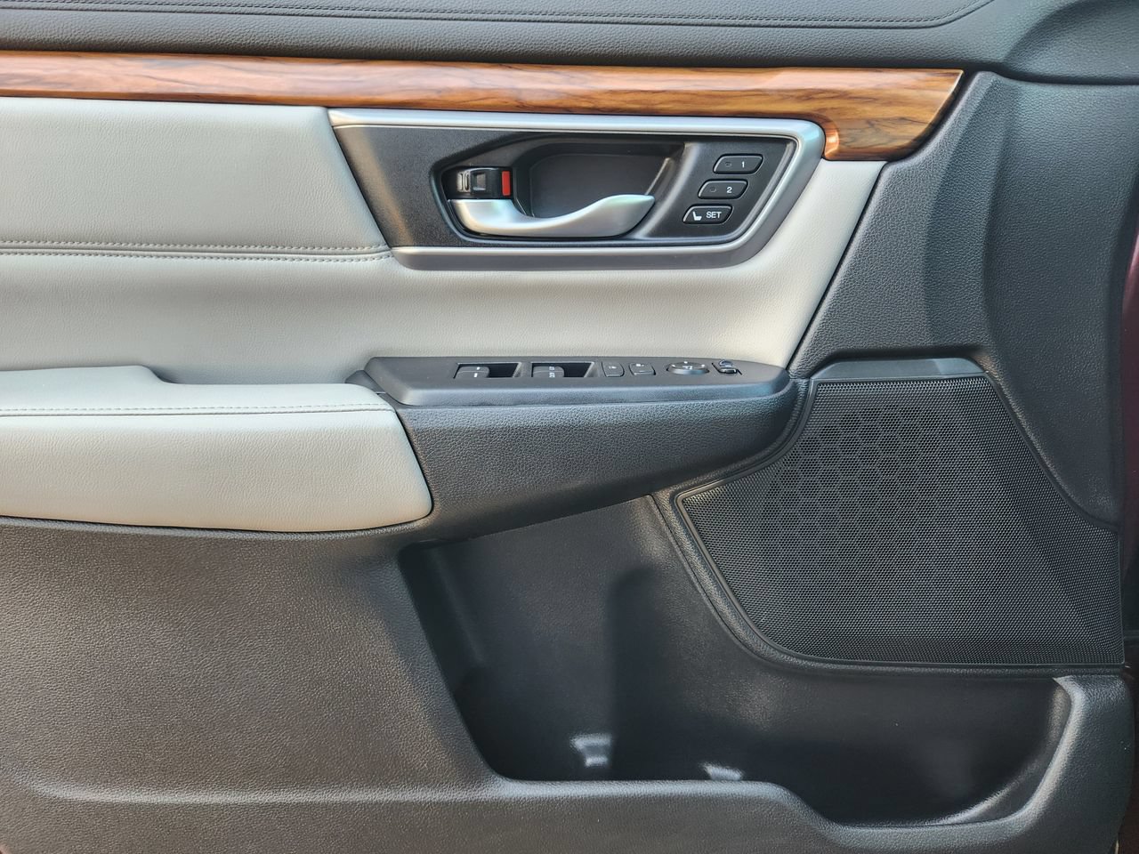 Used 2017 Honda CR-V Touring image 22