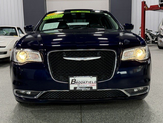 Used 2017 Chrysler 300 Limited w/ Driver Convenience Group AWD/4WD image 6