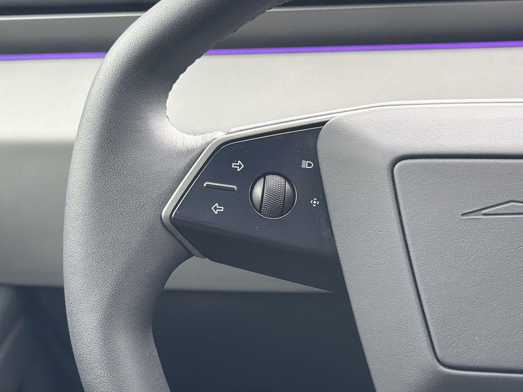 Used 2024 Tesla Cybertruck AWD Crew Cab image 8