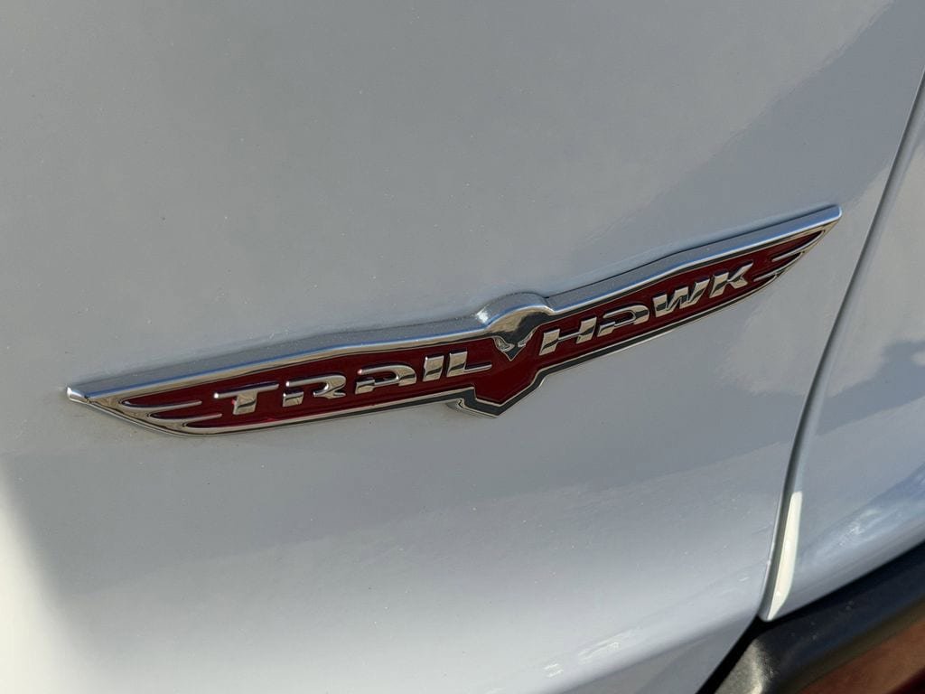 Used 2023 Jeep Cherokee Trailhawk w/ Trailer Tow Group AWD/4WD image 11