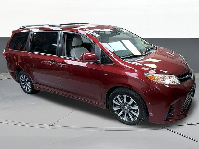 Used 2020 Toyota Sienna LE w/ LE Preferred Package