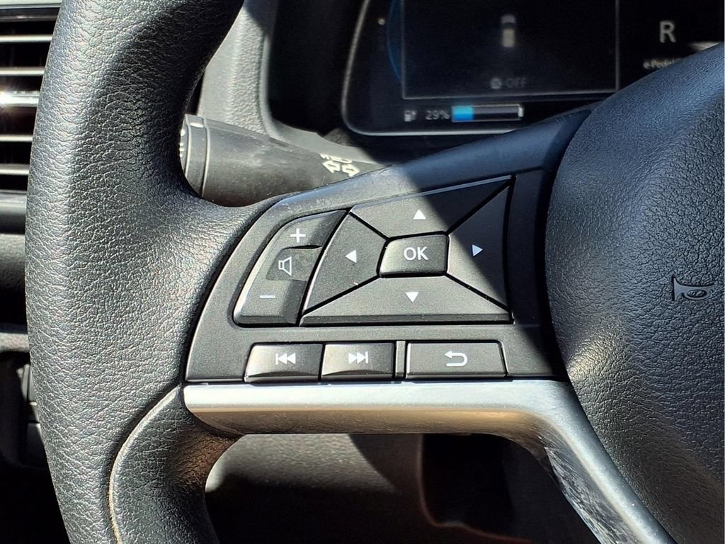 Used 2025 Nissan Leaf S FWD image 18