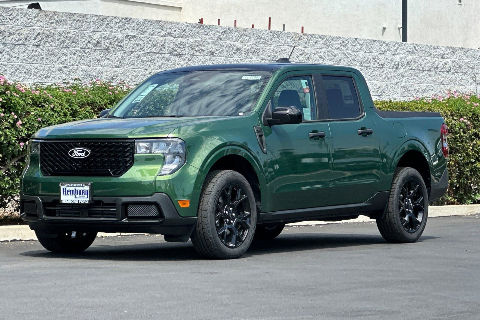 New 2025 Ford Maverick XLT w/ XLT Luxury Package image 8