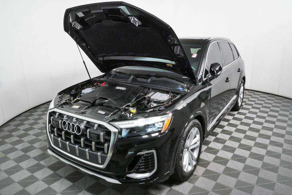 Used 2025 Audi Q7 3.0T Prestige AWD/4WD image 32