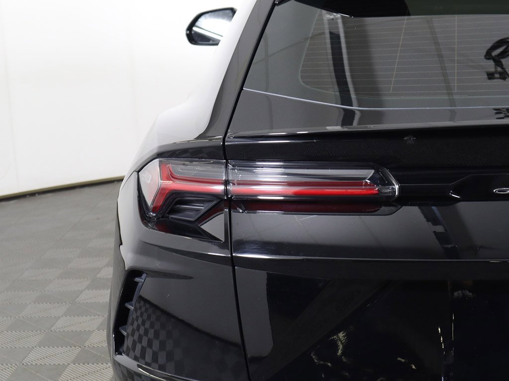 Used 2022 Lamborghini Urus image 19