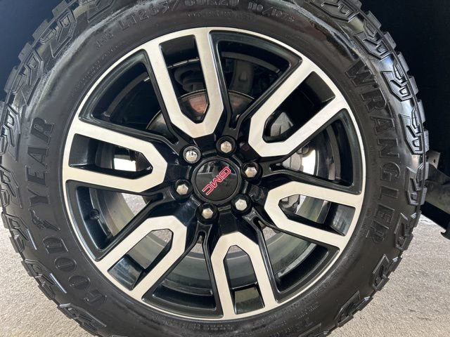 Used 2022 GMC Sierra 1500 AT4 w/ AT4 Premium Package image 28