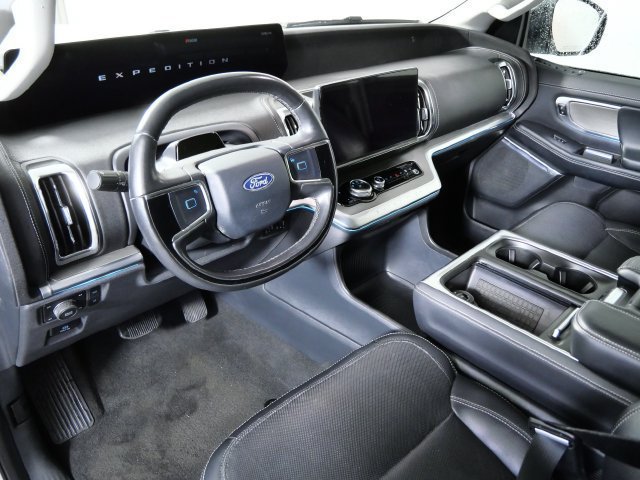 Certified 2025 Ford Expedition Max Platinum AWD/4WD image 5
