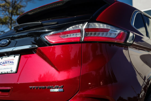 Used 2020 Ford Edge Titanium AWD/4WD image 22