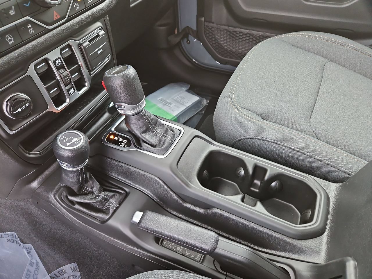 New 2026 Jeep Gladiator Sport AWD/4WD image 30
