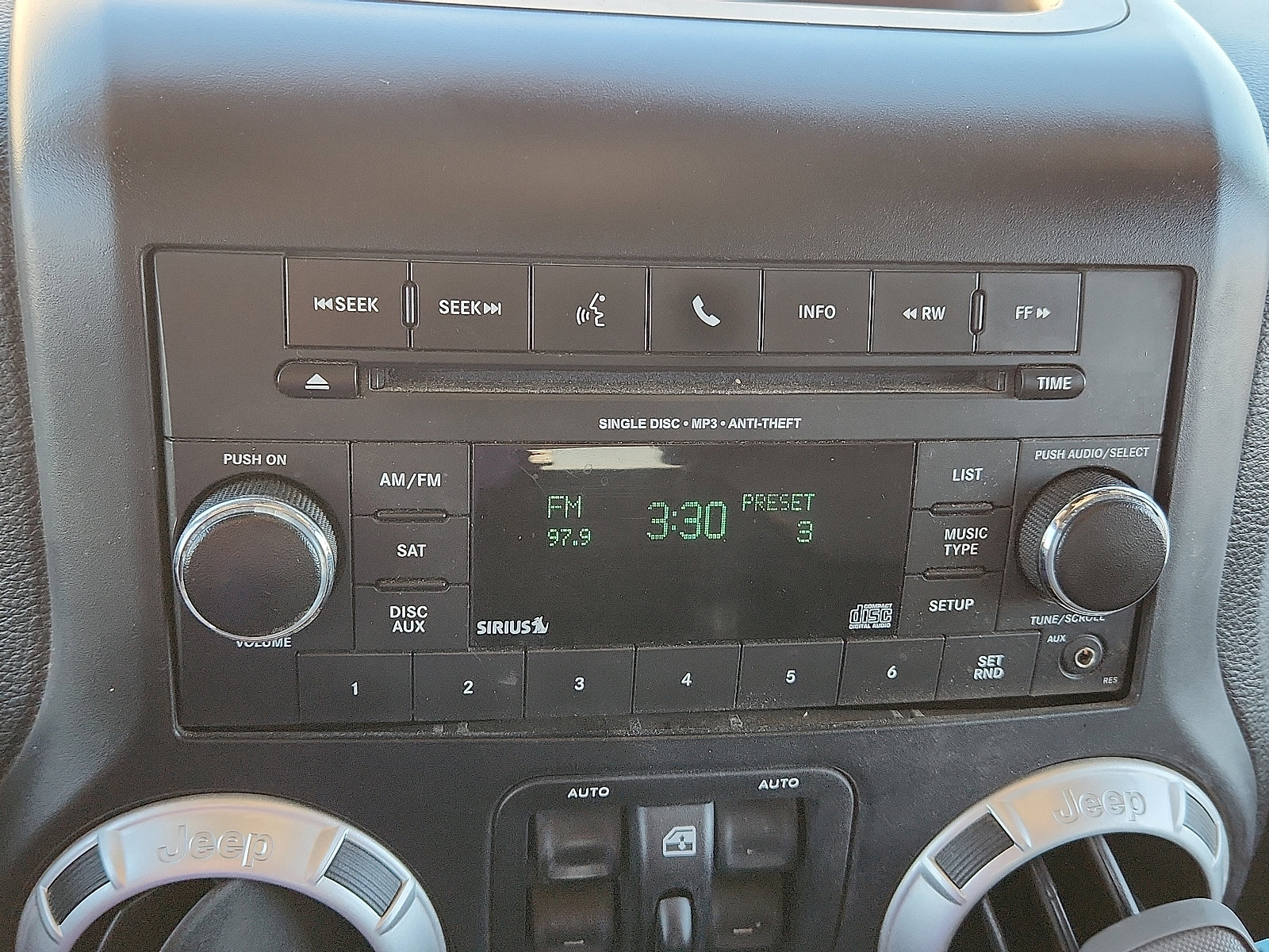 Used 2014 Jeep Wrangler Freedom Edition image 15