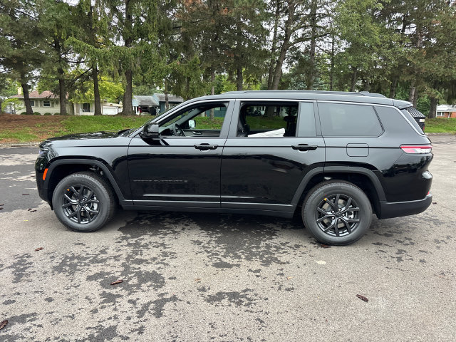 New 2027 Jeep Grand Cherokee L 4WD image 3