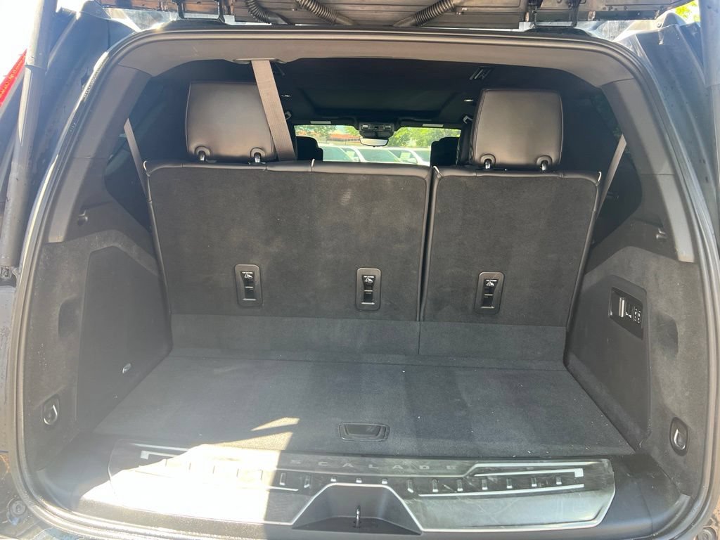 Used 2021 Cadillac Escalade Sport w/ LPO, Illumination Package AWD/4WD image 18