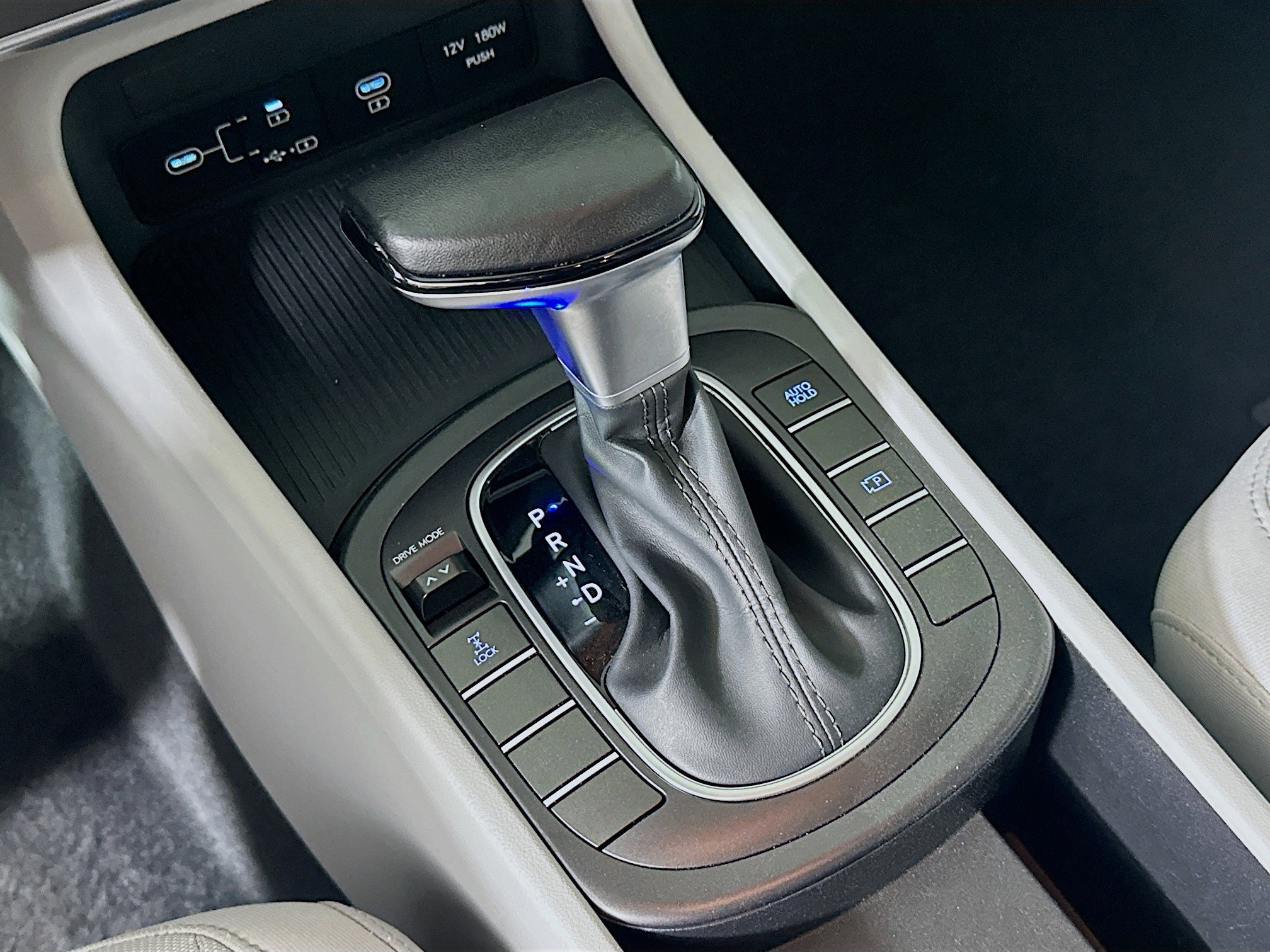 Used 2025 Hyundai Kona SEL image 25