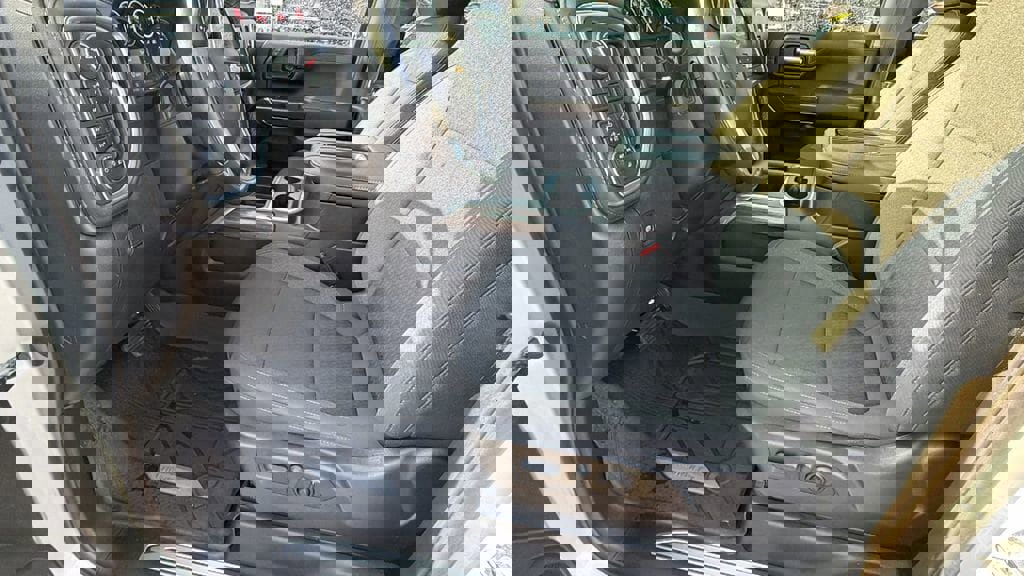 Certified 2022 Chevrolet Silverado 2500 LT w/ Convenience Package image 13