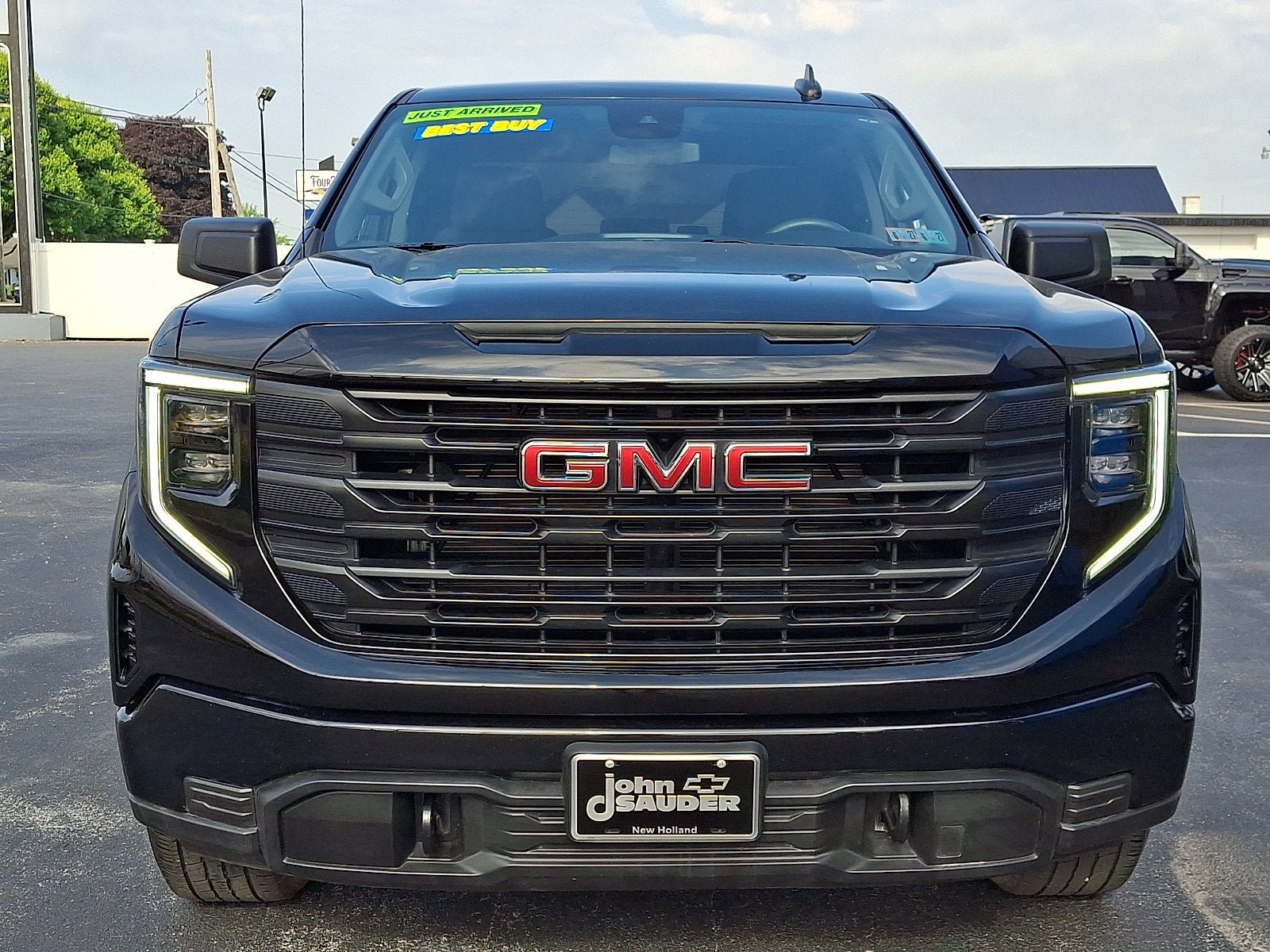 Used 2024 GMC Sierra 1500 Pro w/ Graphite Edition AWD/4WD image 2