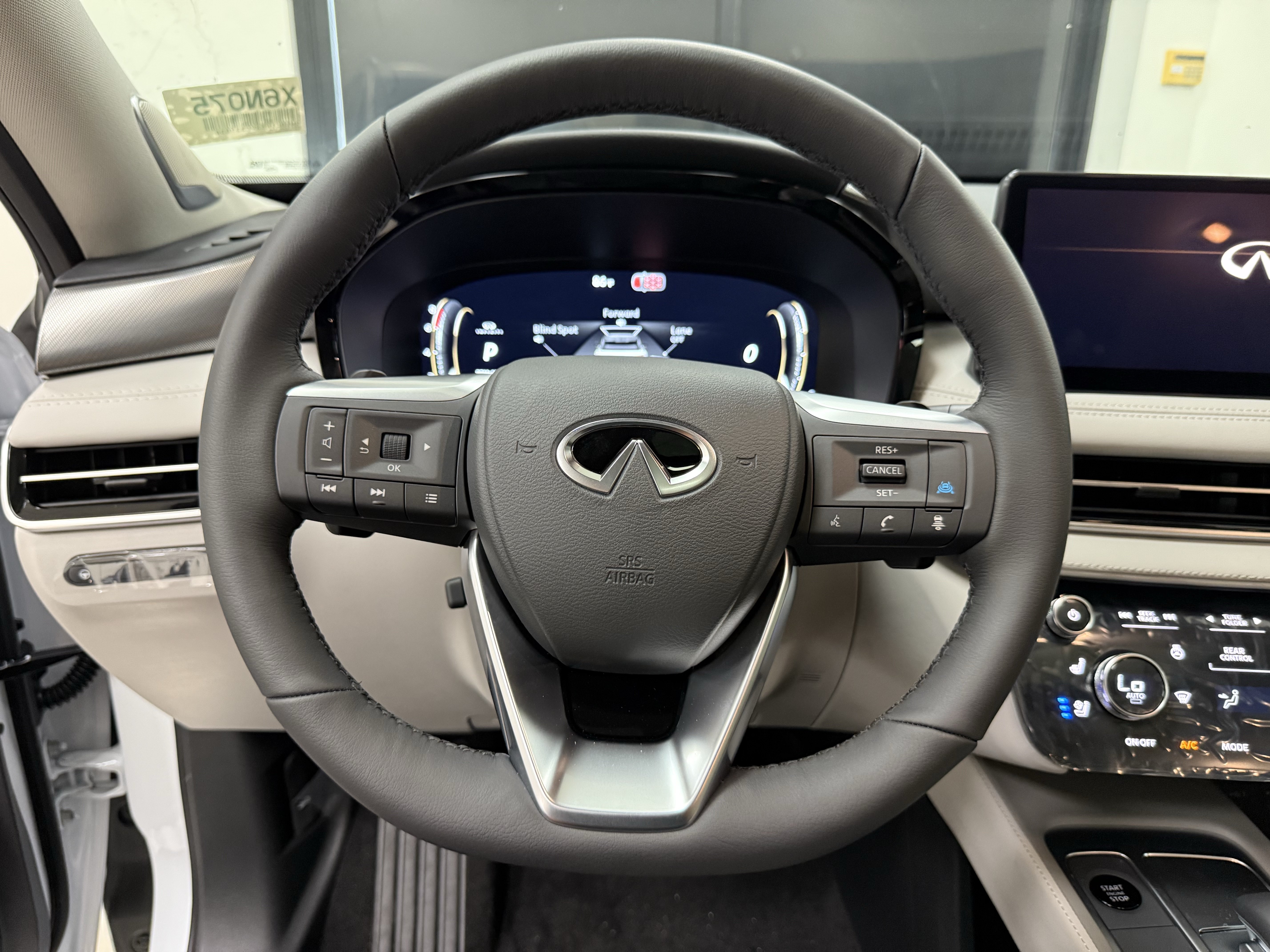 Certified 2027 INFINITI QX60 Luxe w/ Cargo Package FWD image 18