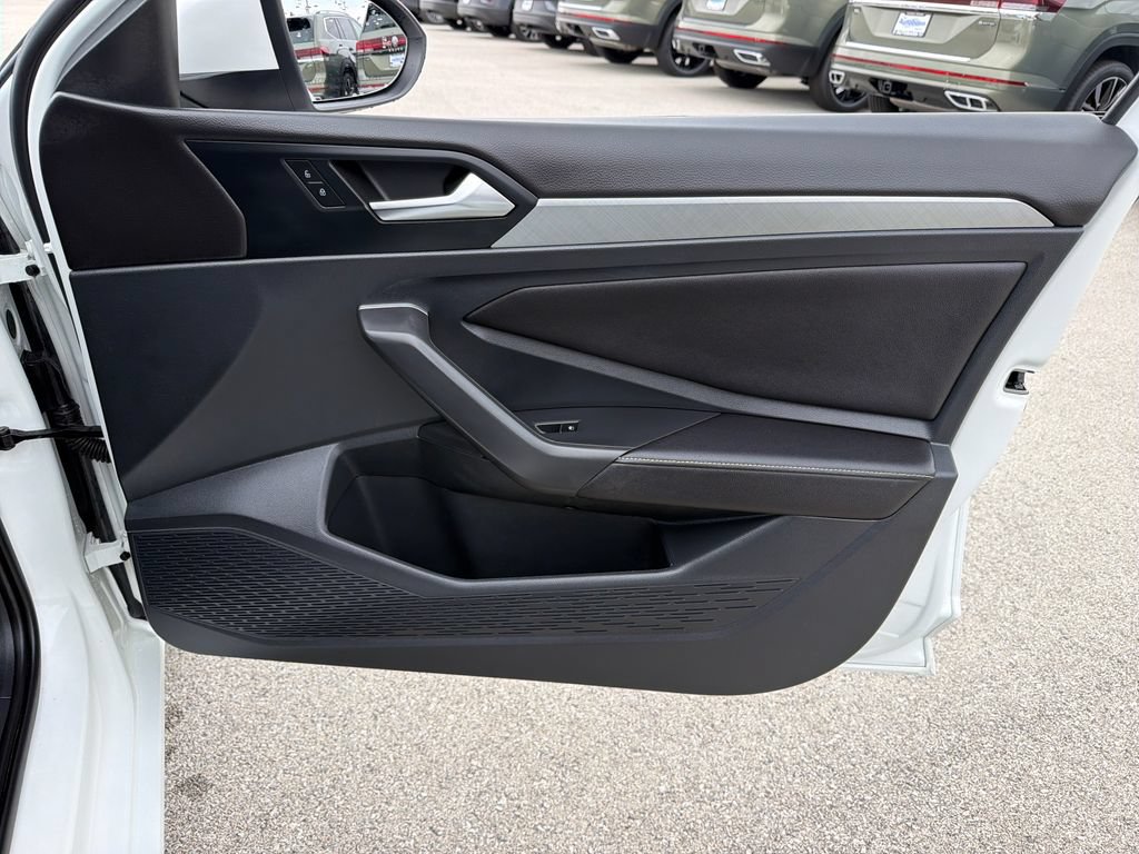 Certified 2023 Volkswagen Jetta SE w/ Panoramic Sunroof Package FWD image 25