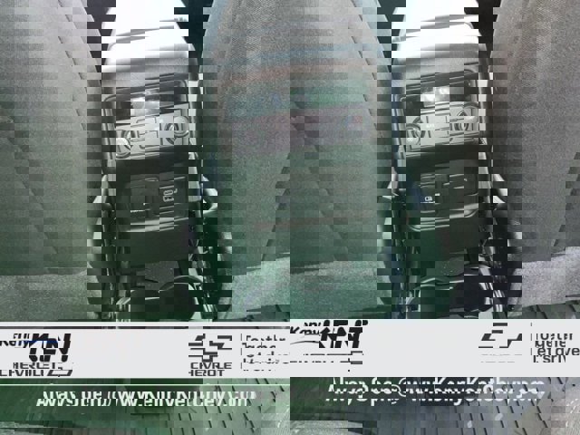 Certified 2023 GMC Acadia SLE w/ Driver Convenience Package image 13