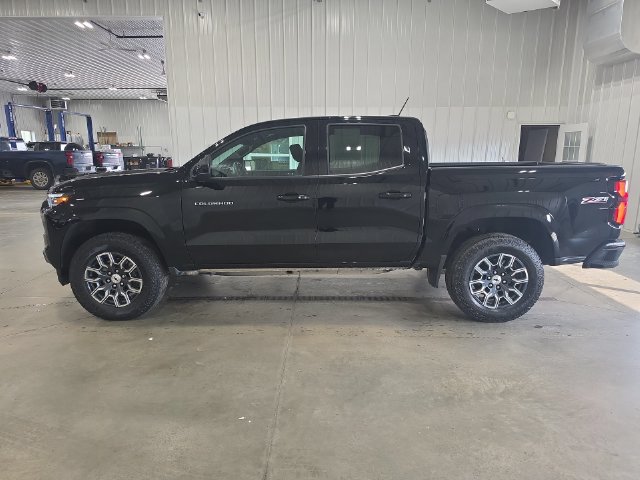 Used 2024 Chevrolet Colorado Z71 w/ Z71 Convenience Package 2 AWD/4WD image 5