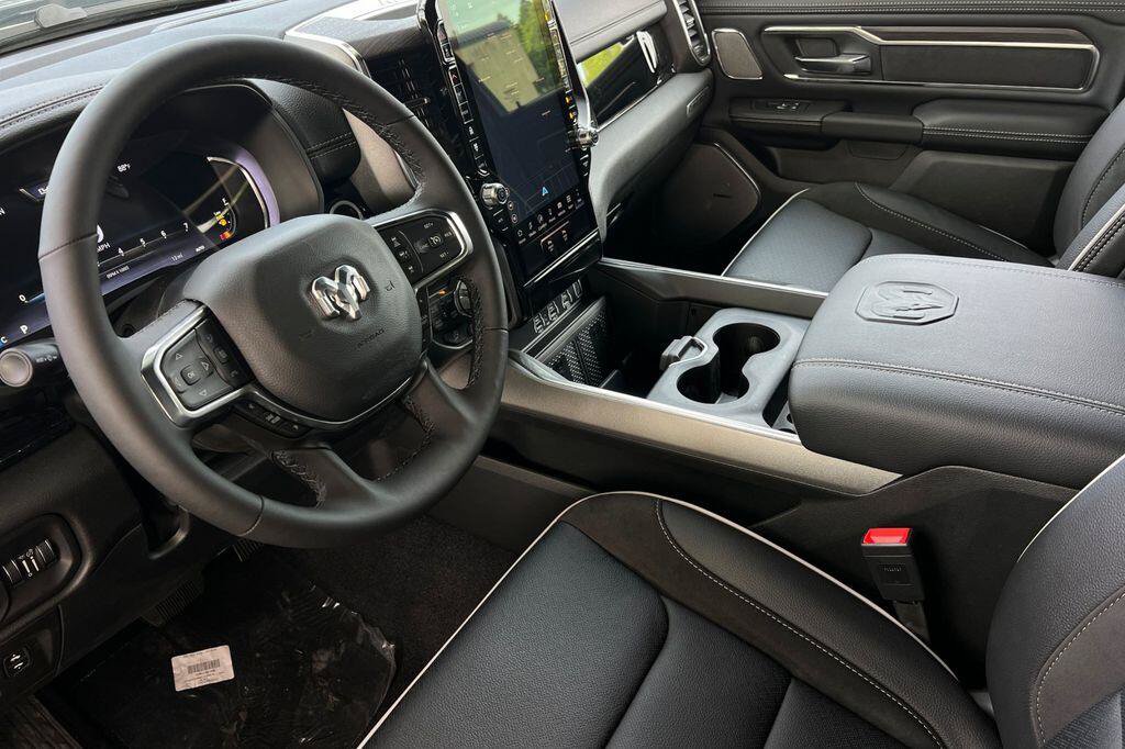 New 2026 RAM 1500 Laramie AWD/4WD image 10