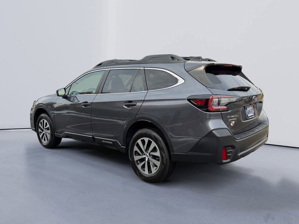 Used 2022 Subaru Outback Premium image 5