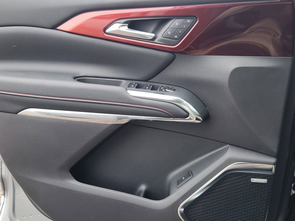 New 2026 Chevrolet Traverse RS w/ LPO, Floor Liner Package FWD image 17