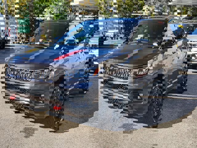 Used 2024 Jeep Compass Trailhawk image 3