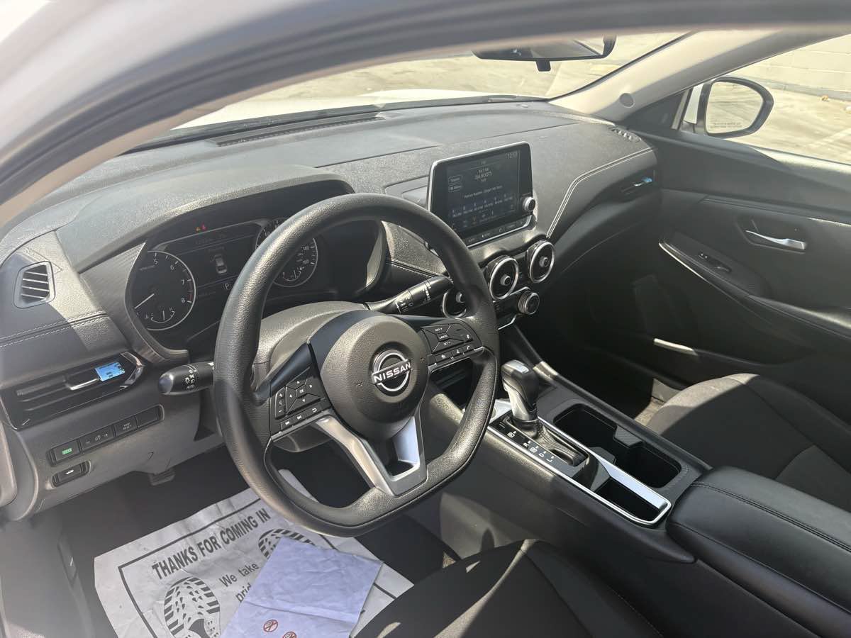 Used 2024 Nissan Sentra SV FWD image 19