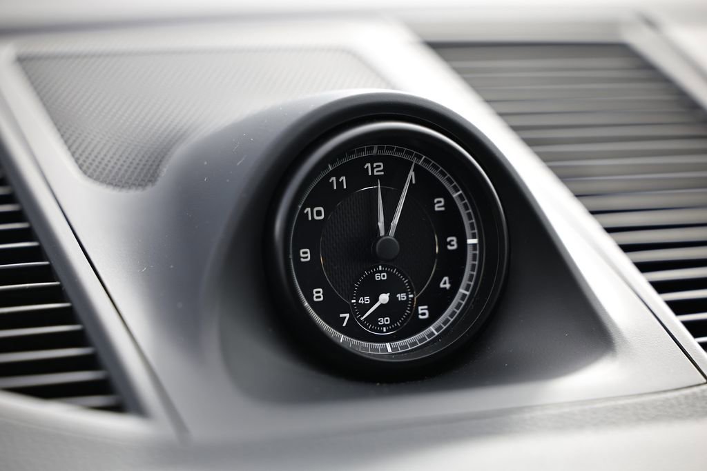 Used 2025 Porsche Macan image 37