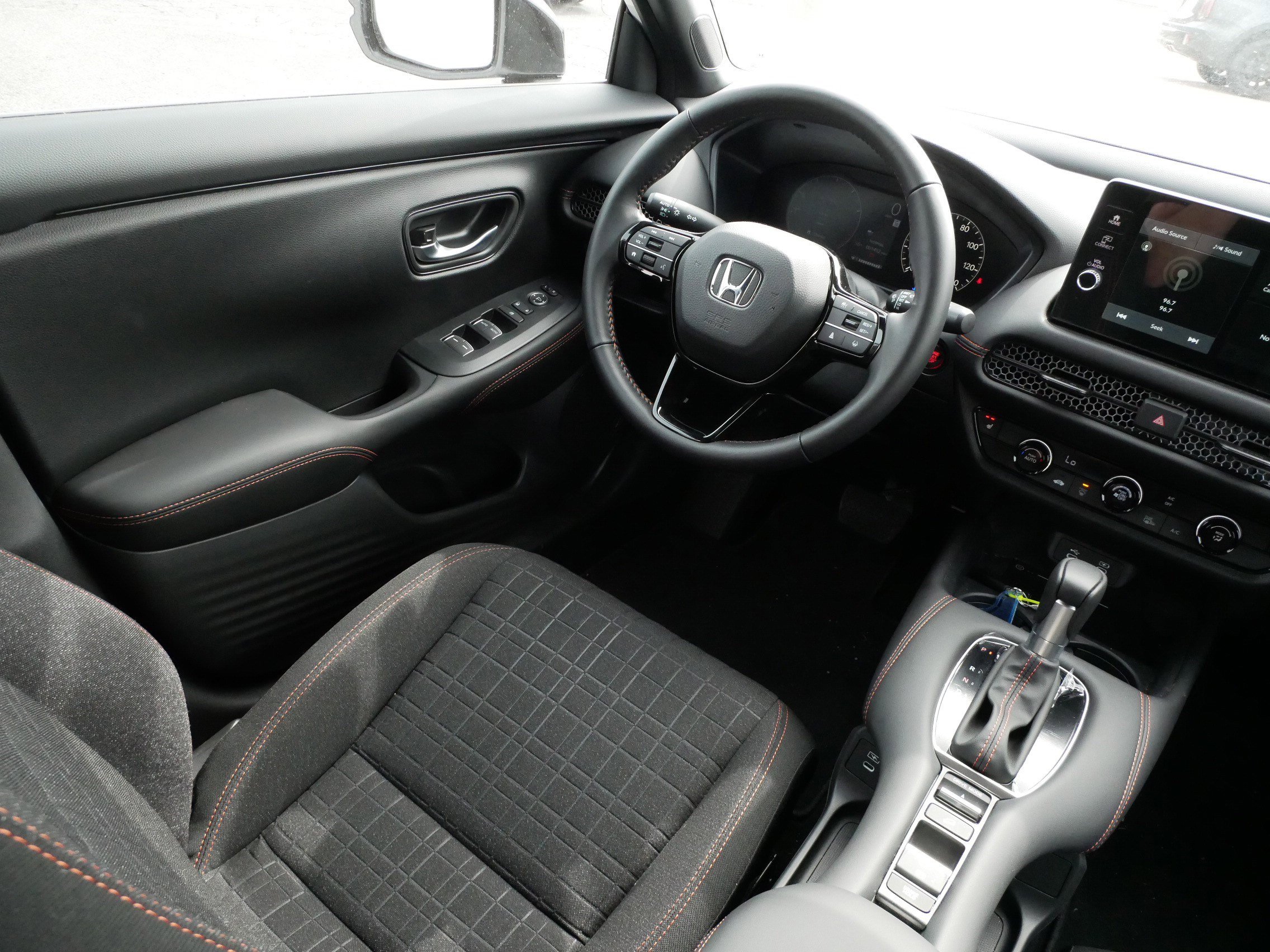 Certified 2026 Honda HR-V Sport image 9