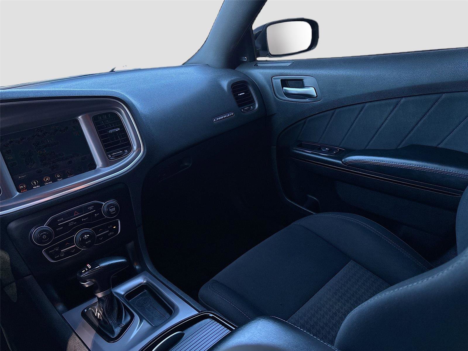 Used 2019 Dodge Charger R/T w/ Blacktop Package image 24